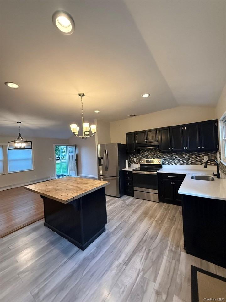2 Michael Ave - Photo 5 of 13