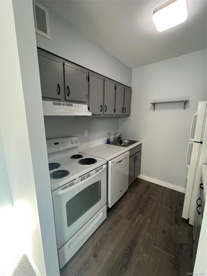 400 Mount Pleasant Ave #2D - Photo 4 of 8