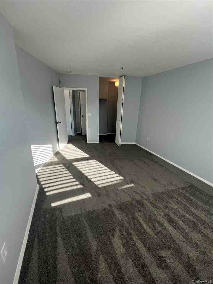 400 Mount Pleasant Ave #2D - Photo 7 of 8