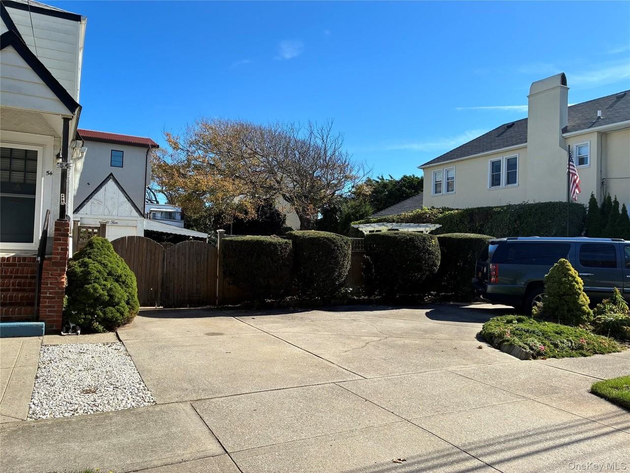 54 Erie Ave - Photo 2 of 43