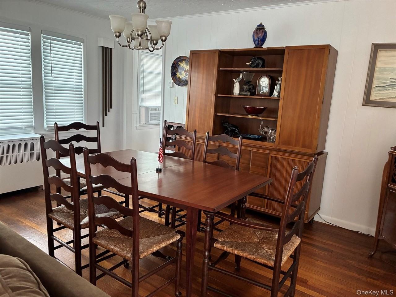 54 Erie Ave - Photo 6 of 43