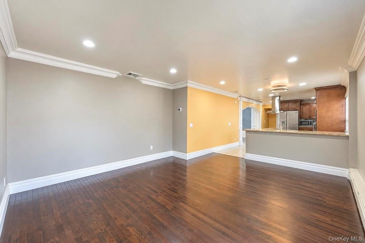 1050 N Broome Ave - Photo 4 of 19
