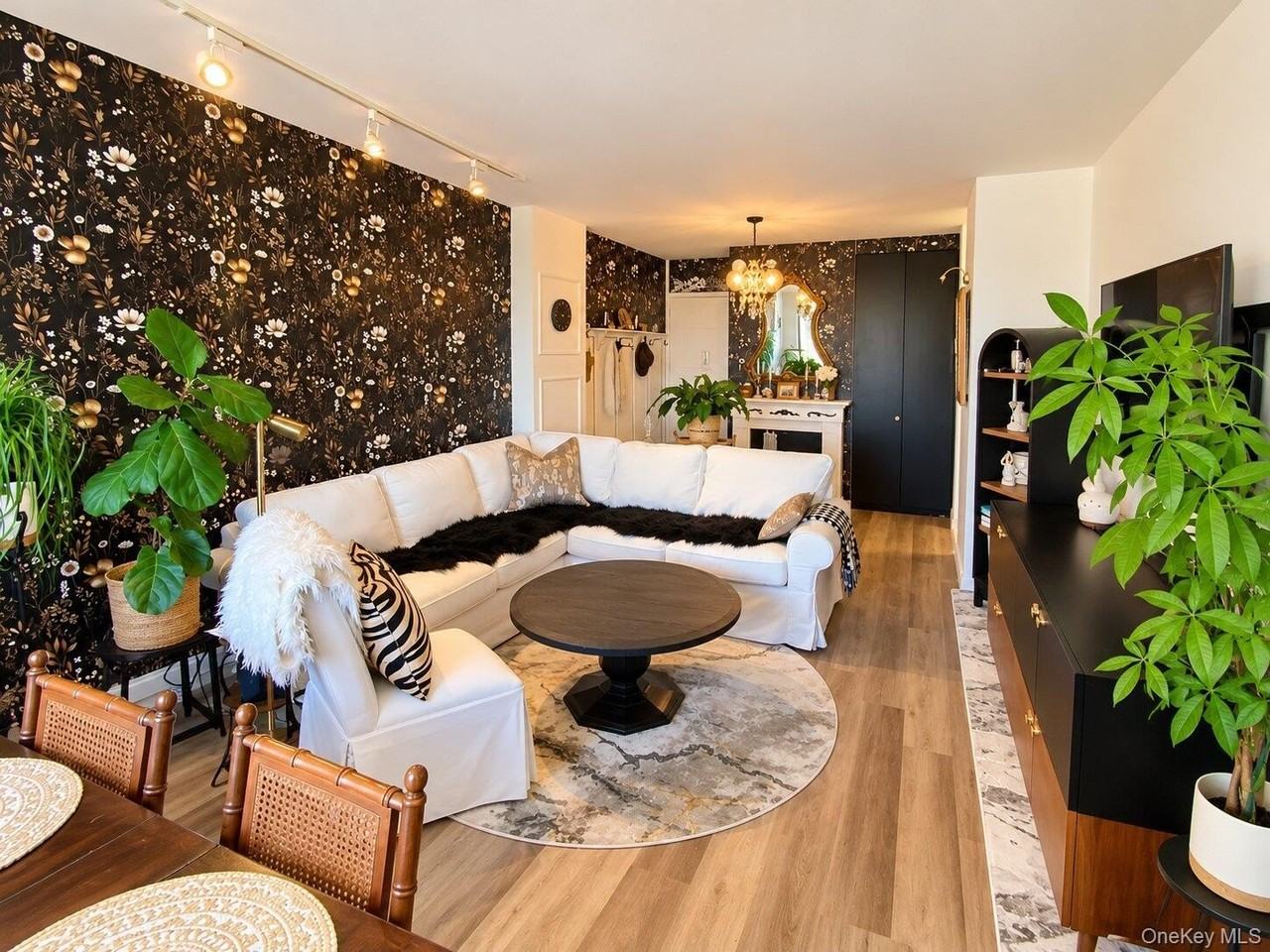 26910 Grand Central Pkwy #9U - Photo 3 of 23