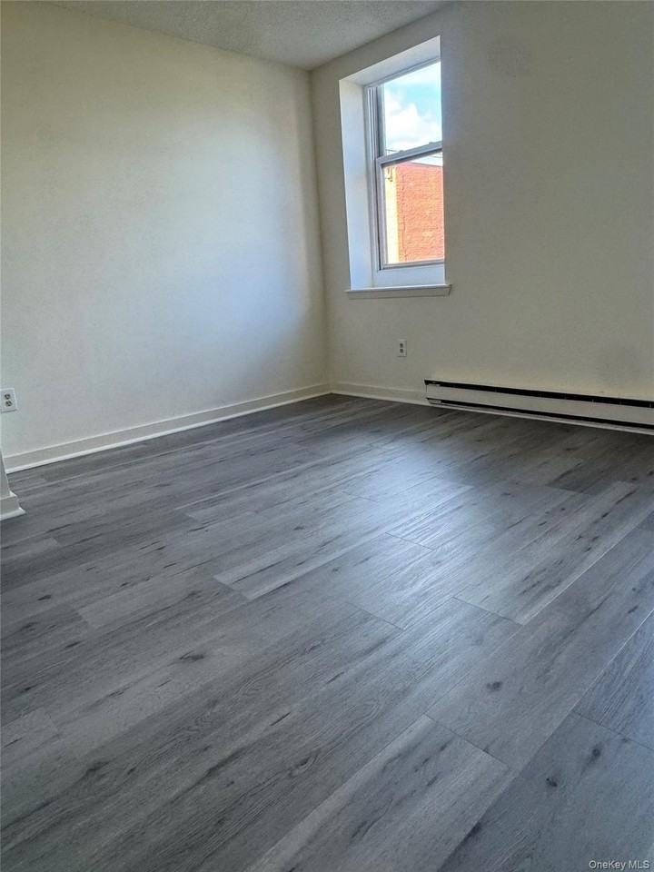 155 Main St #1 - Photo 5 of 11
