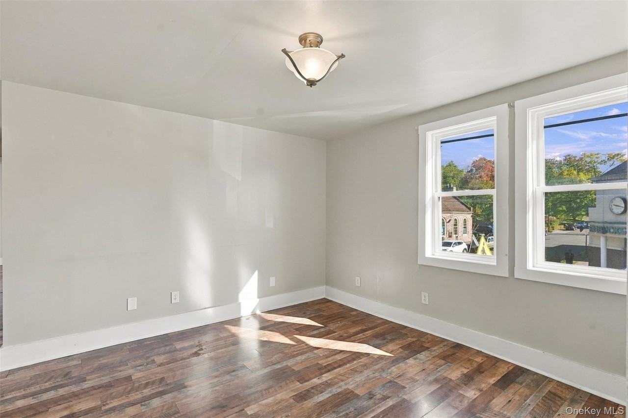 89 Main St #2 - Photo 5 of 20