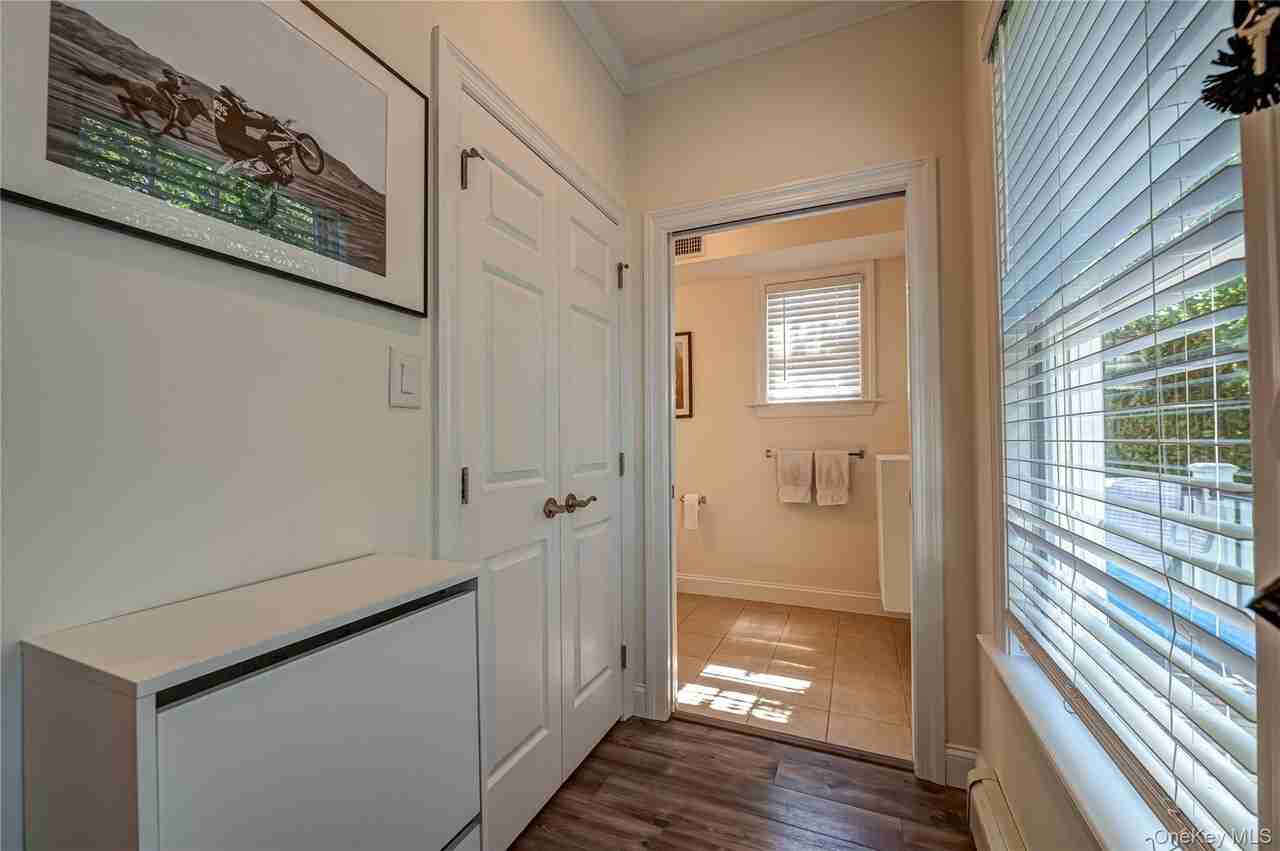 7 Nathan Hale Dr #E - Photo 6 of 13