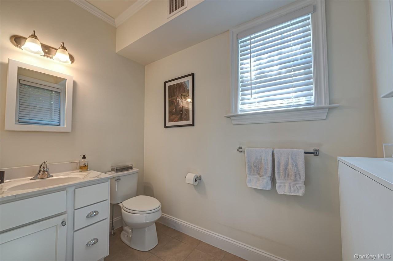 7 Nathan Hale Dr #E - Photo 7 of 13