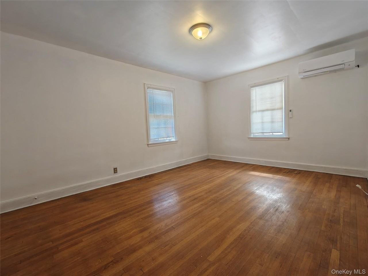 4758 Utopia Pkwy - Photo 4 of 13