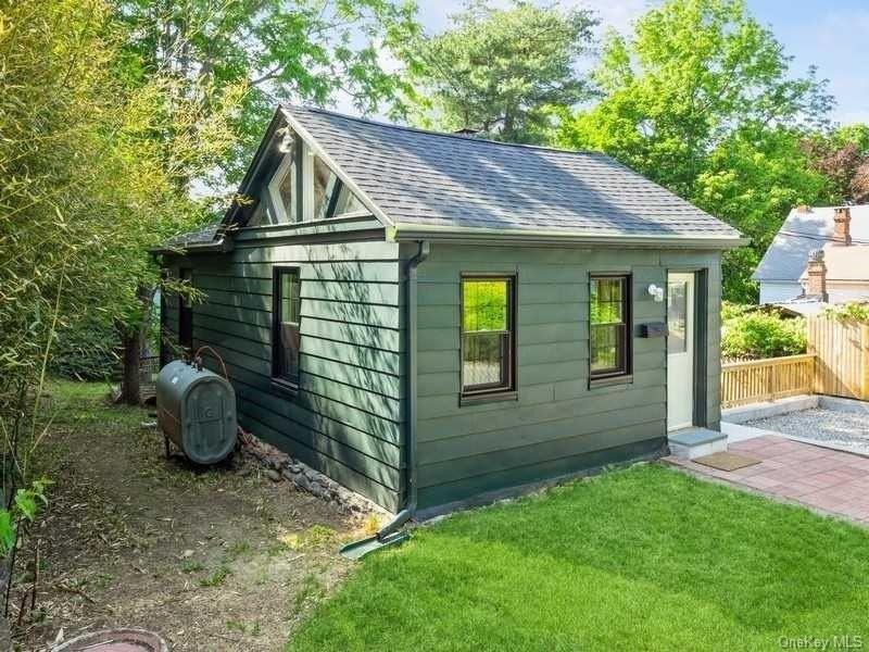19 Annan St - Photo 3 of 28