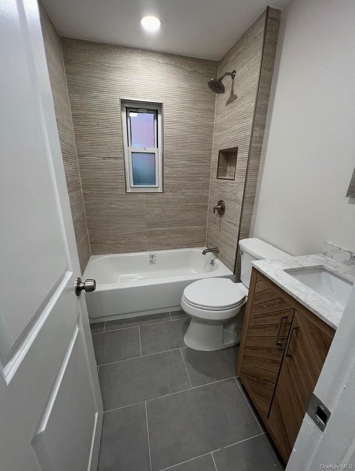 3227 Bruckner Blvd #FL1 - Photo 2 of 7