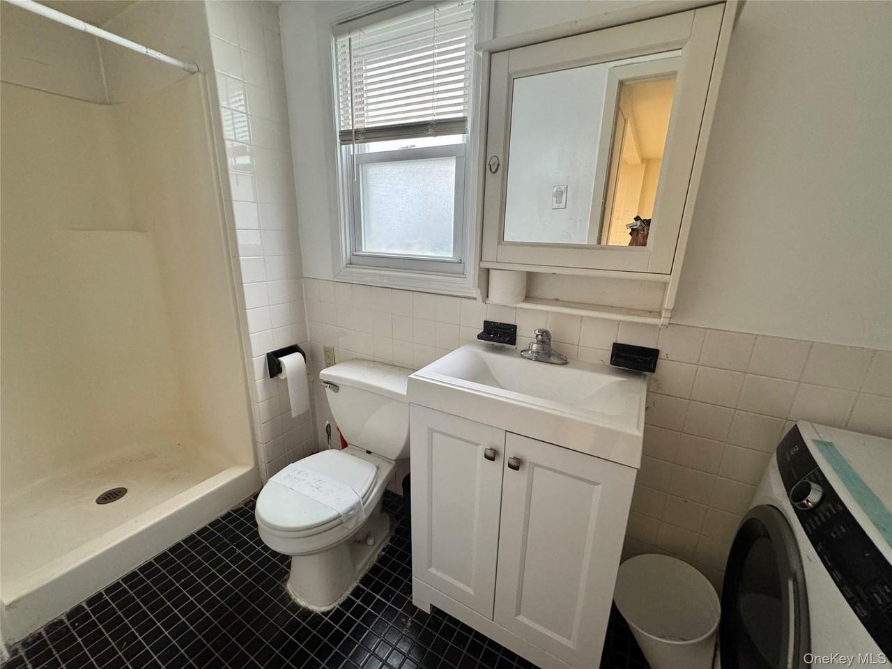 11 Lee Ct #A - Photo 5 of 16