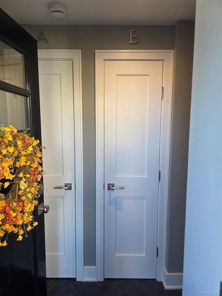 107 Cooper St - Photo 2 of 8