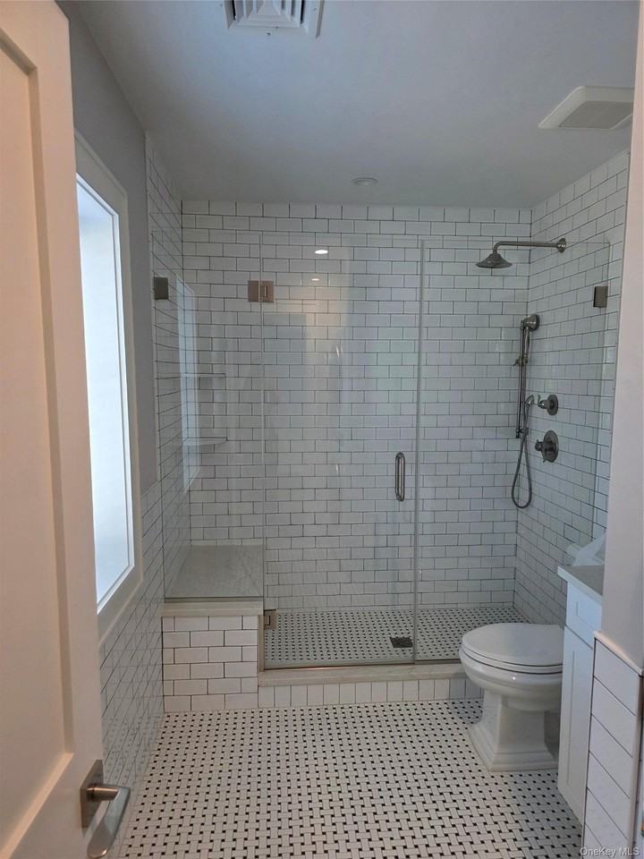 107 Cooper St - Photo 7 of 8