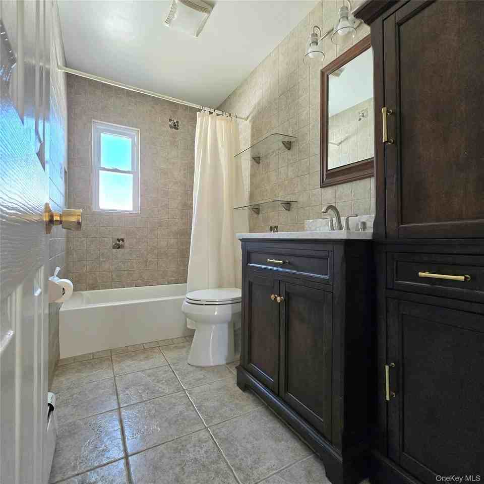 882 Leeds Ct - Photo 6 of 15