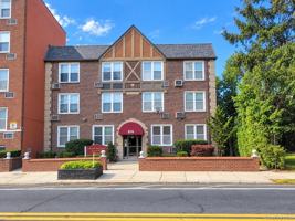 featured image of 874 W Broadway #A3