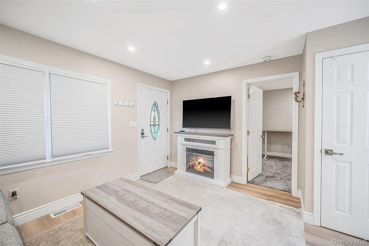 64 Magnolia Ave - Photo 5 of 18