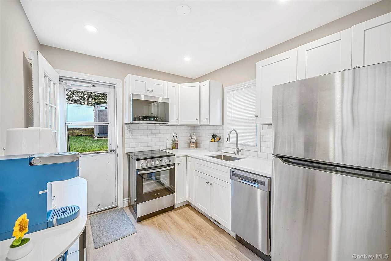 64 Magnolia Ave - Photo 6 of 18