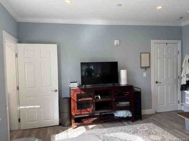 55 Green St #A - Photo 4 of 7