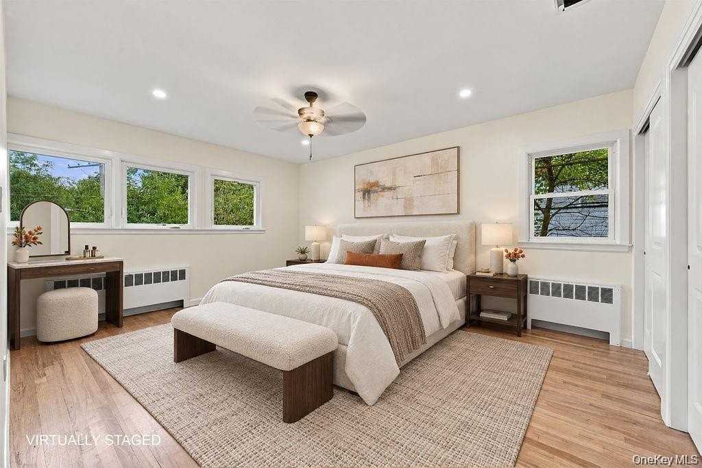 84 Middle Neck Rd - Photo 6 of 13