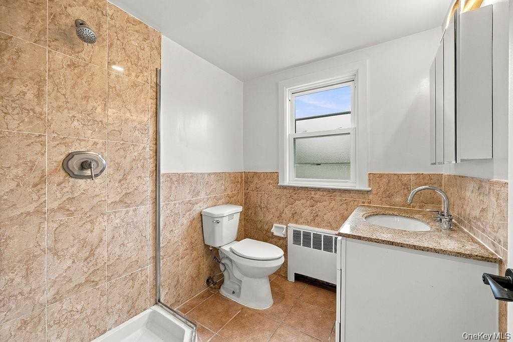84 Middle Neck Rd - Photo 7 of 13