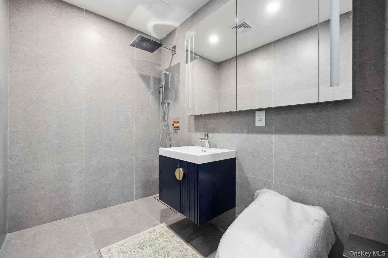 14358 38th Ave #320 - Photo 3 of 41
