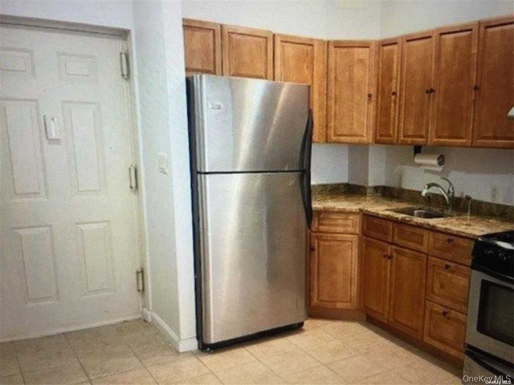 4606 88th St #4C - Photo 3 of 7