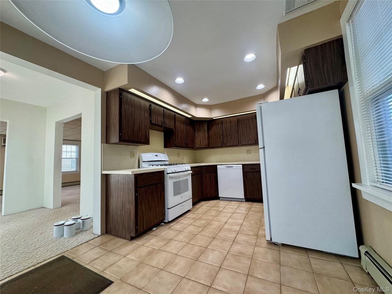 99 Jerusalem Ave #1 - Photo 6 of 19