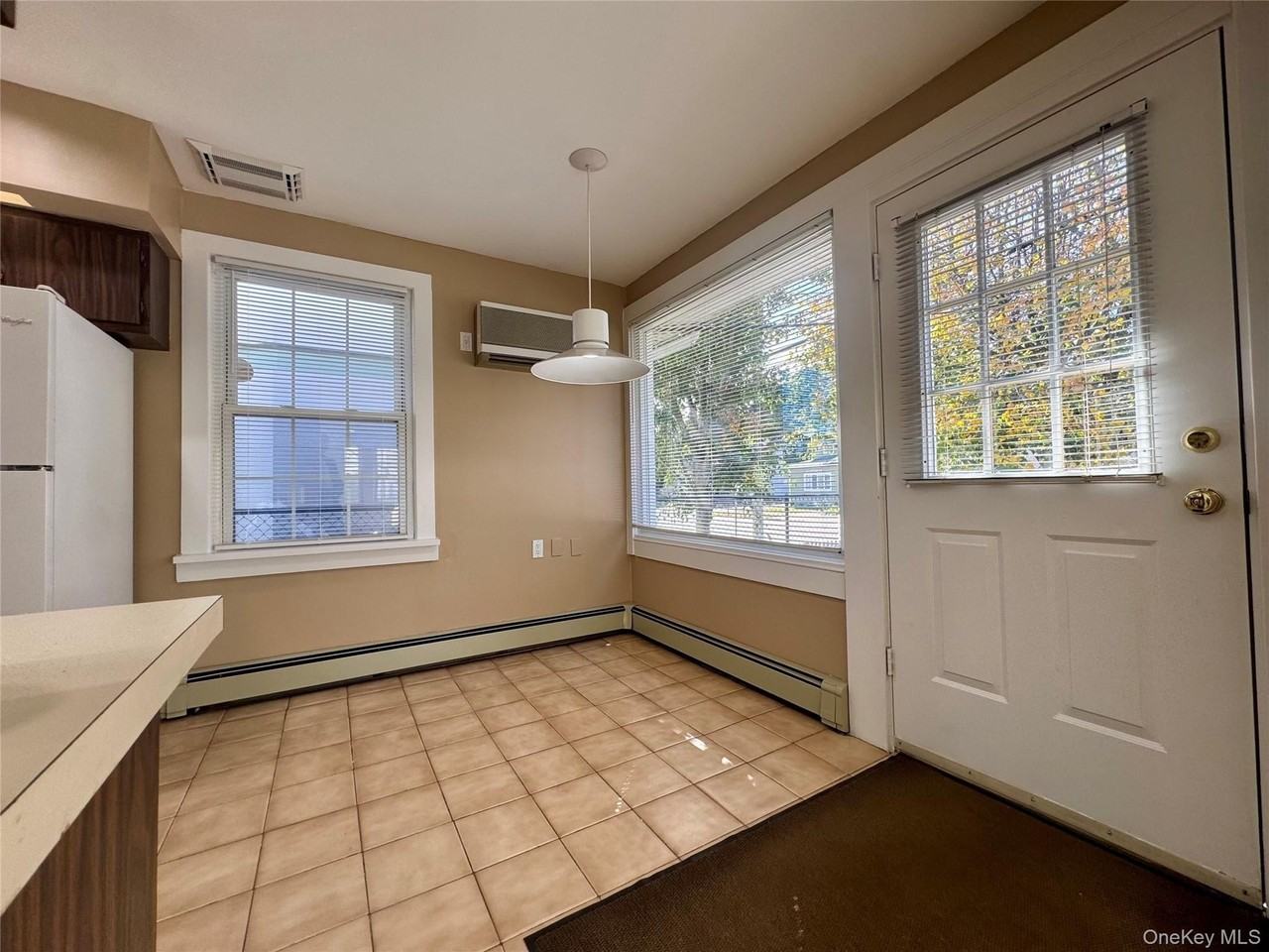 99 Jerusalem Ave #1 - Photo 7 of 19