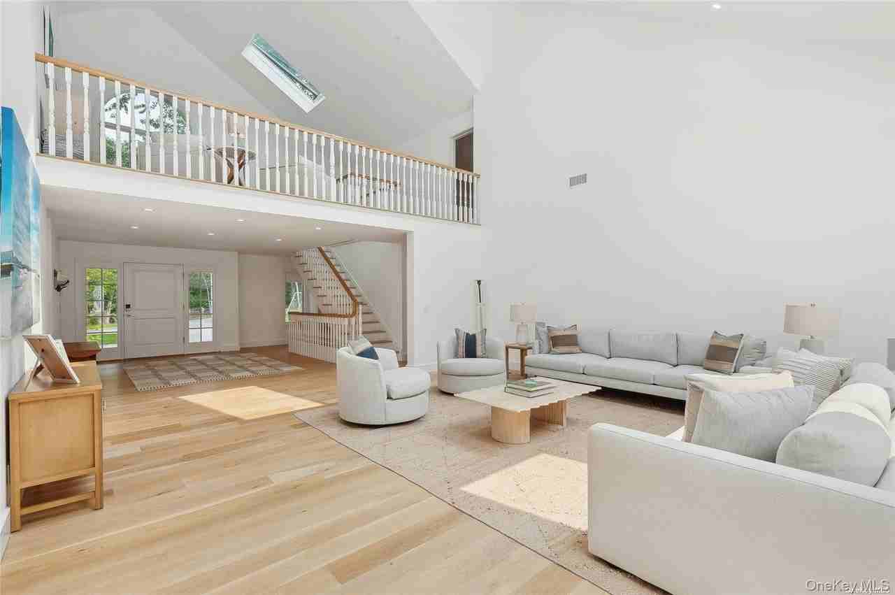 28 Old Meeting House Rd - Photo 5 of 34