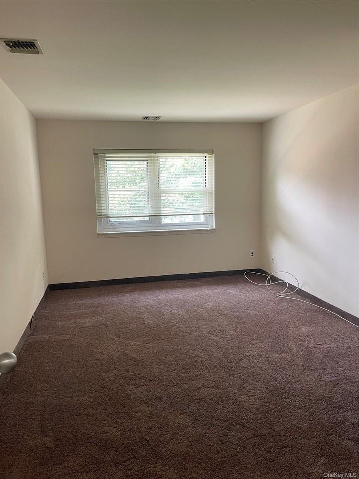23 June Ct Apt 2b - Photo 2 of 12