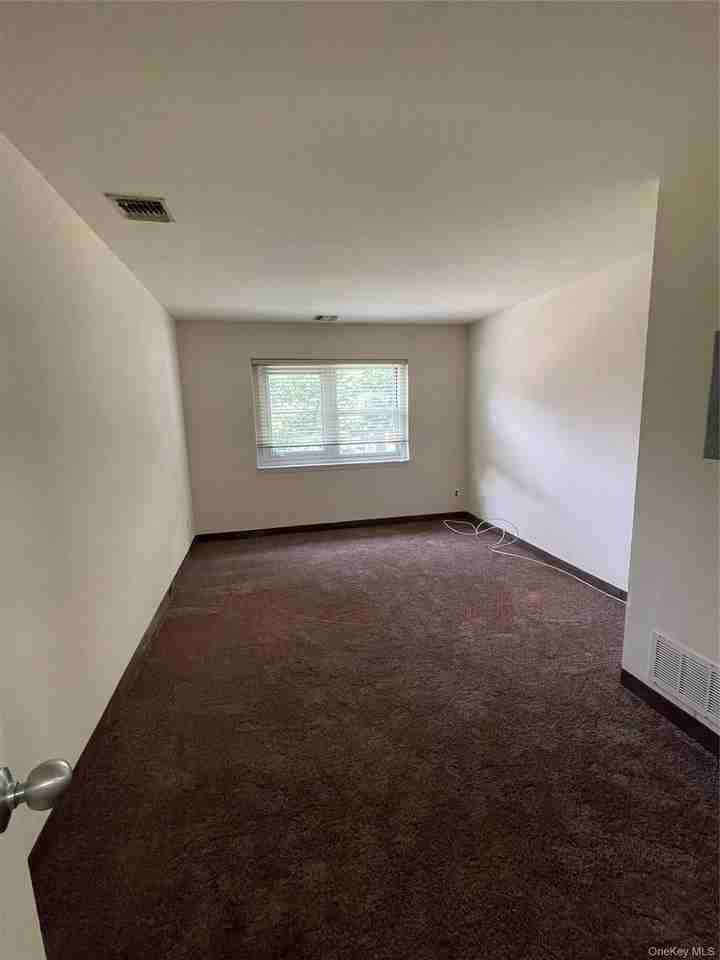 23 June Ct Apt 2b - Photo 5 of 12