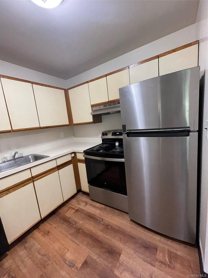 23 June Ct Apt 2b - Photo 7 of 12