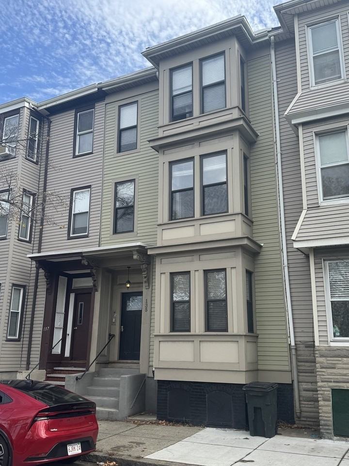 135 Havre St #1