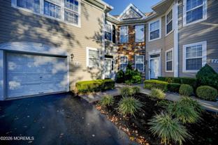 215 Shinnecock Dr - Photo 1 of 1