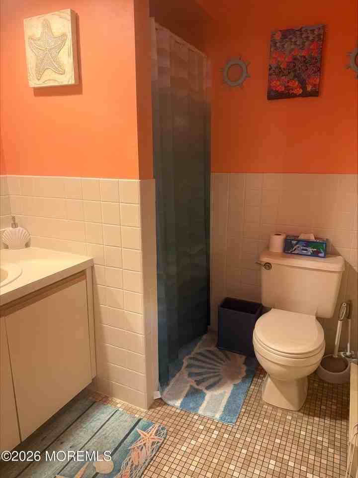1105 N Ocean Ave - Photo 3 of 8