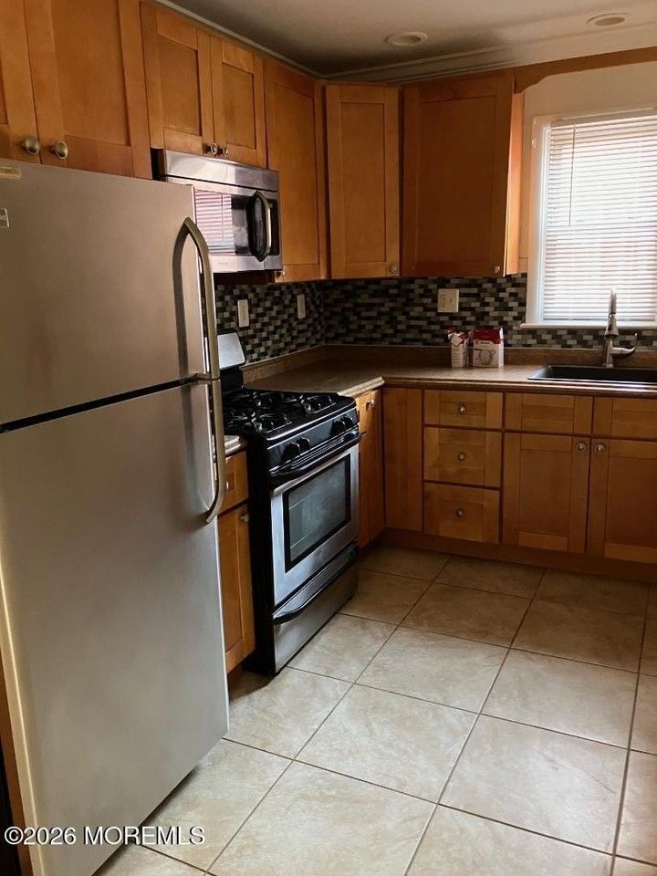 151 Stockton Avenue #5 - Photo 3 of 6
