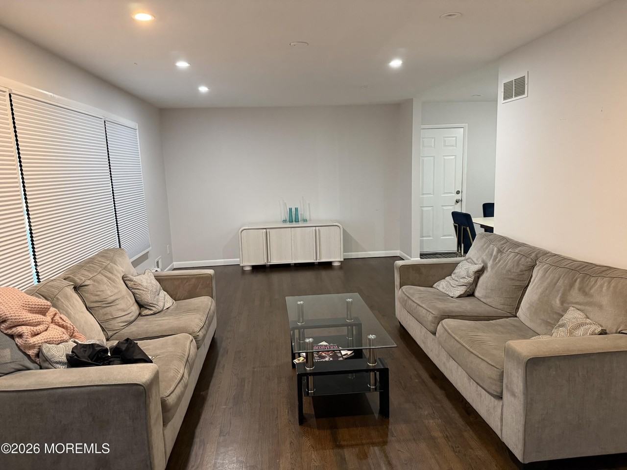 185 Norgrove Ave - Photo 3 of 19