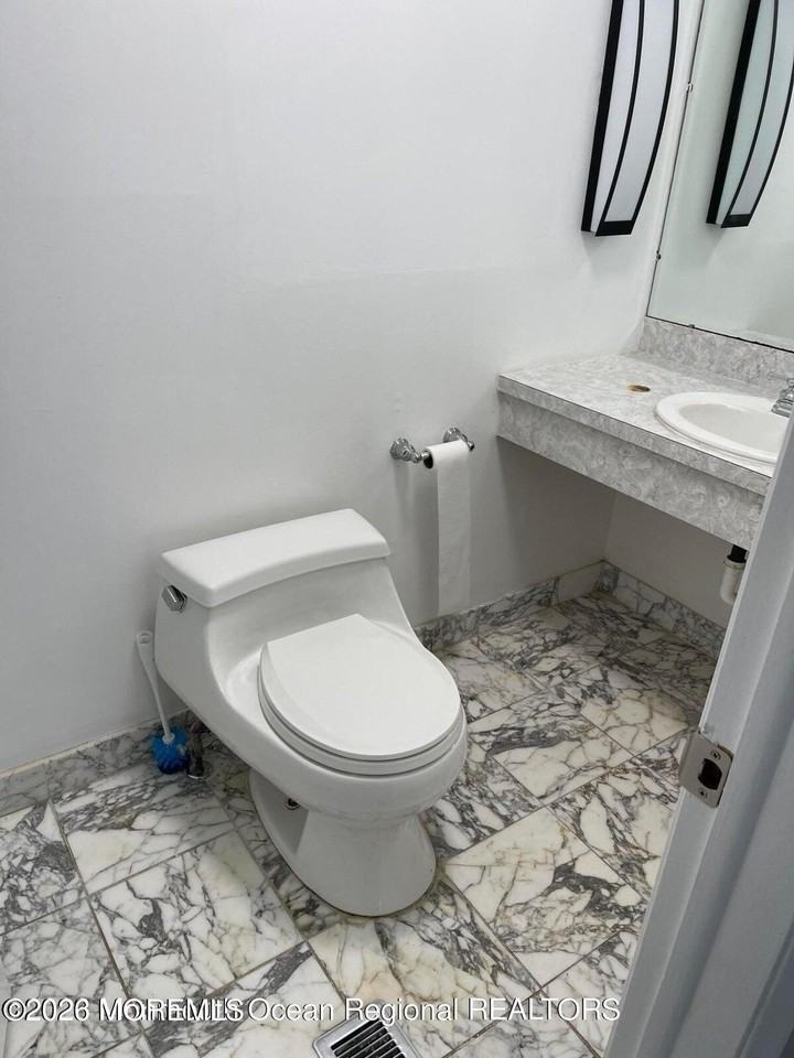 6 Dwight Dr - Photo 7 of 9