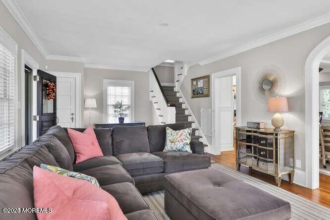 423 Church St - Photo 3 of 27