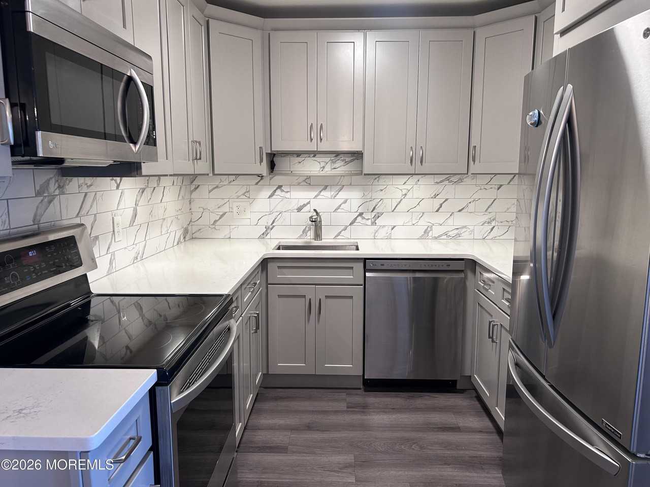 330 Shore Drive #B11 - Photo 7 of 29