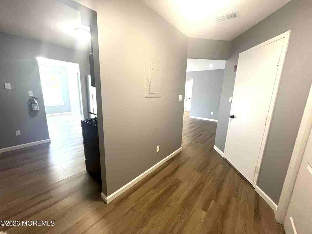 42 Diane Dr - Photo 2 of 20