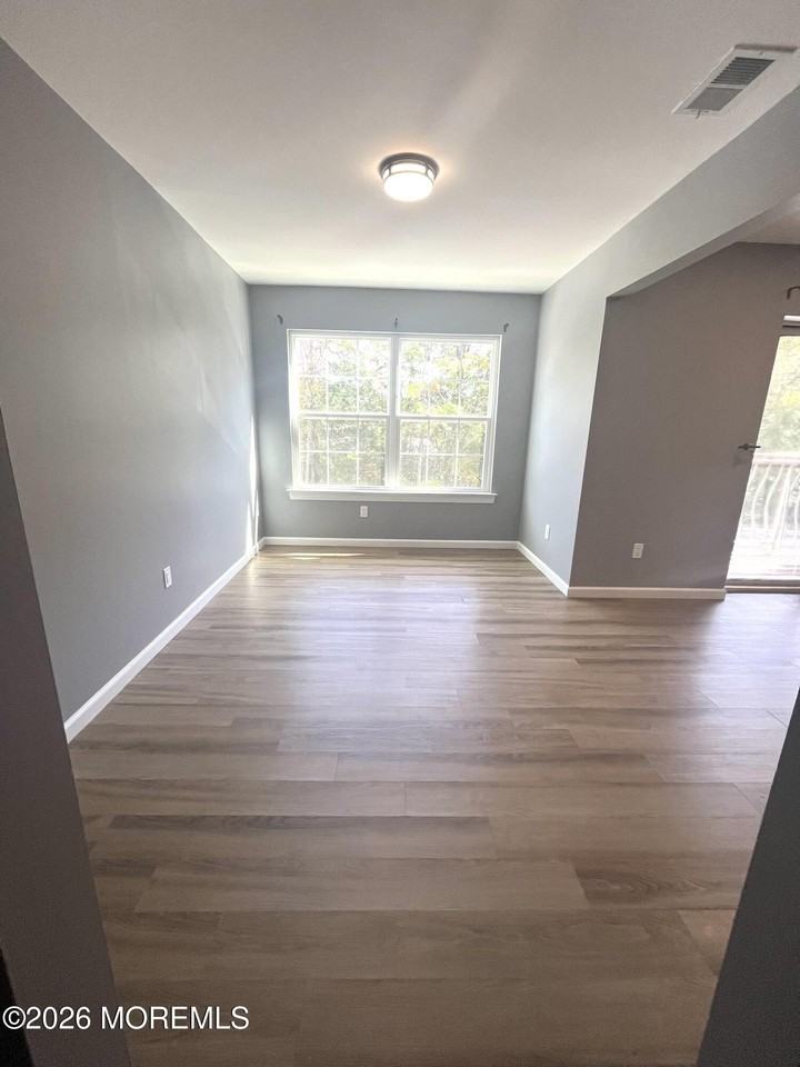 42 Diane Dr - Photo 7 of 20