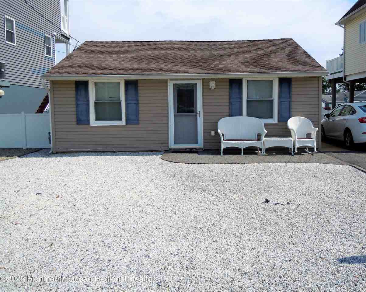 223 Butler Blvd - Photo 3 of 21