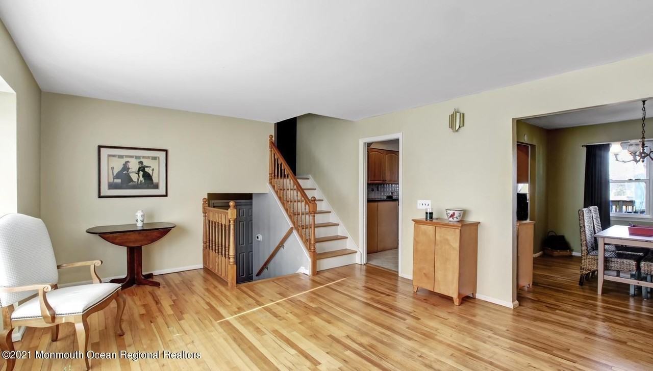 13 Roslyn Dr - Photo 5 of 30