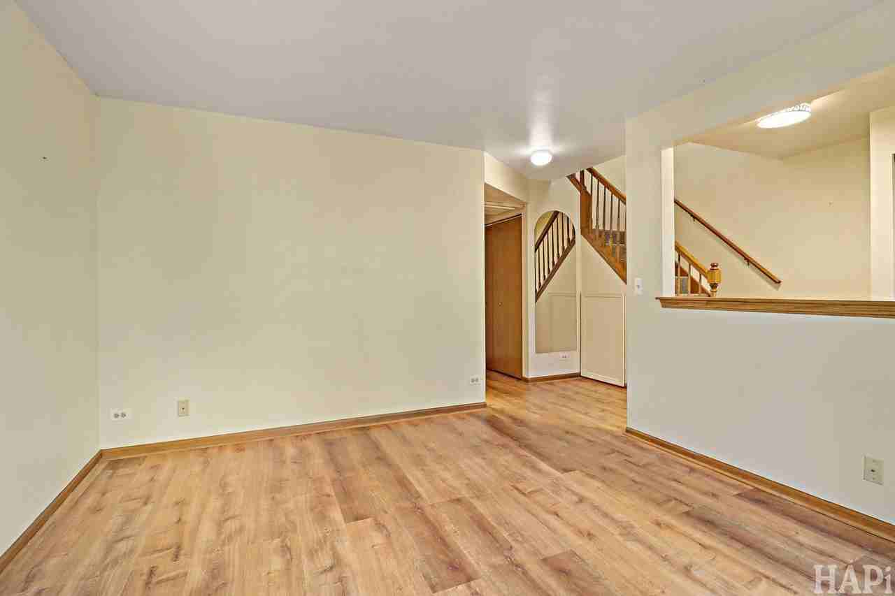 277 W Treehouse Ln - Photo 4 of 15