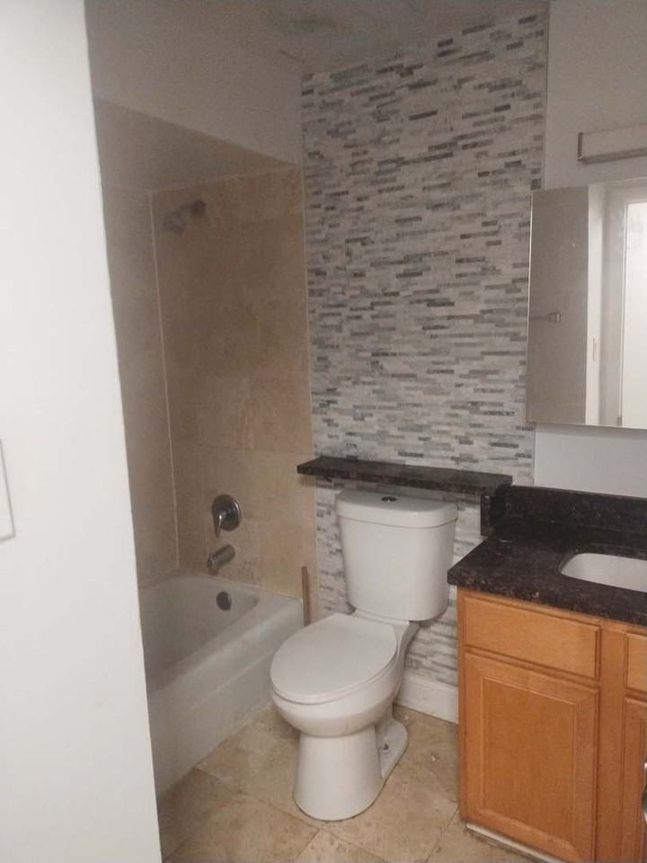 5515 S Cornell Ave #102 - Photo 3 of 11