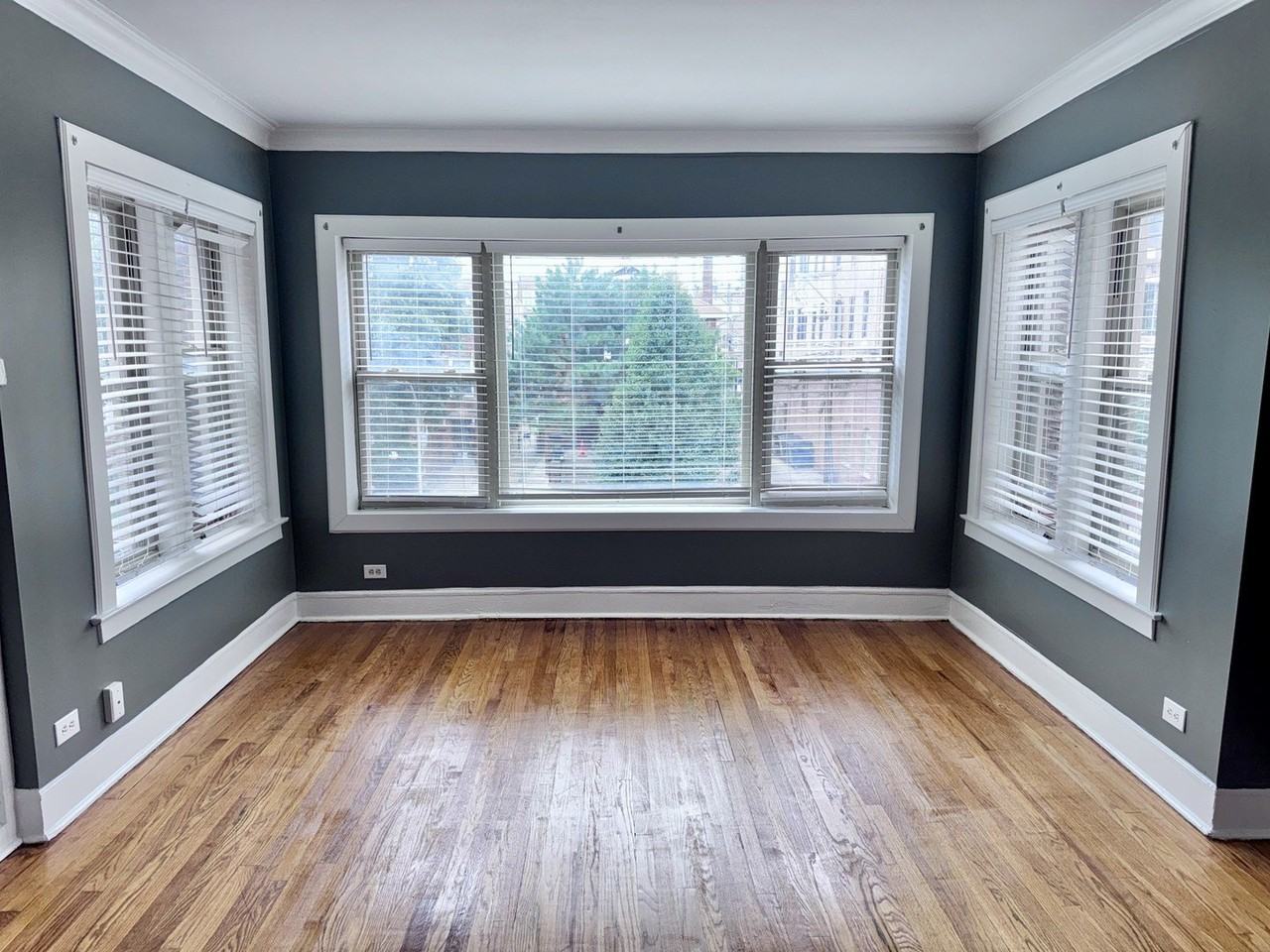 7915 S Langley Ave #2 - Photo 3 of 15