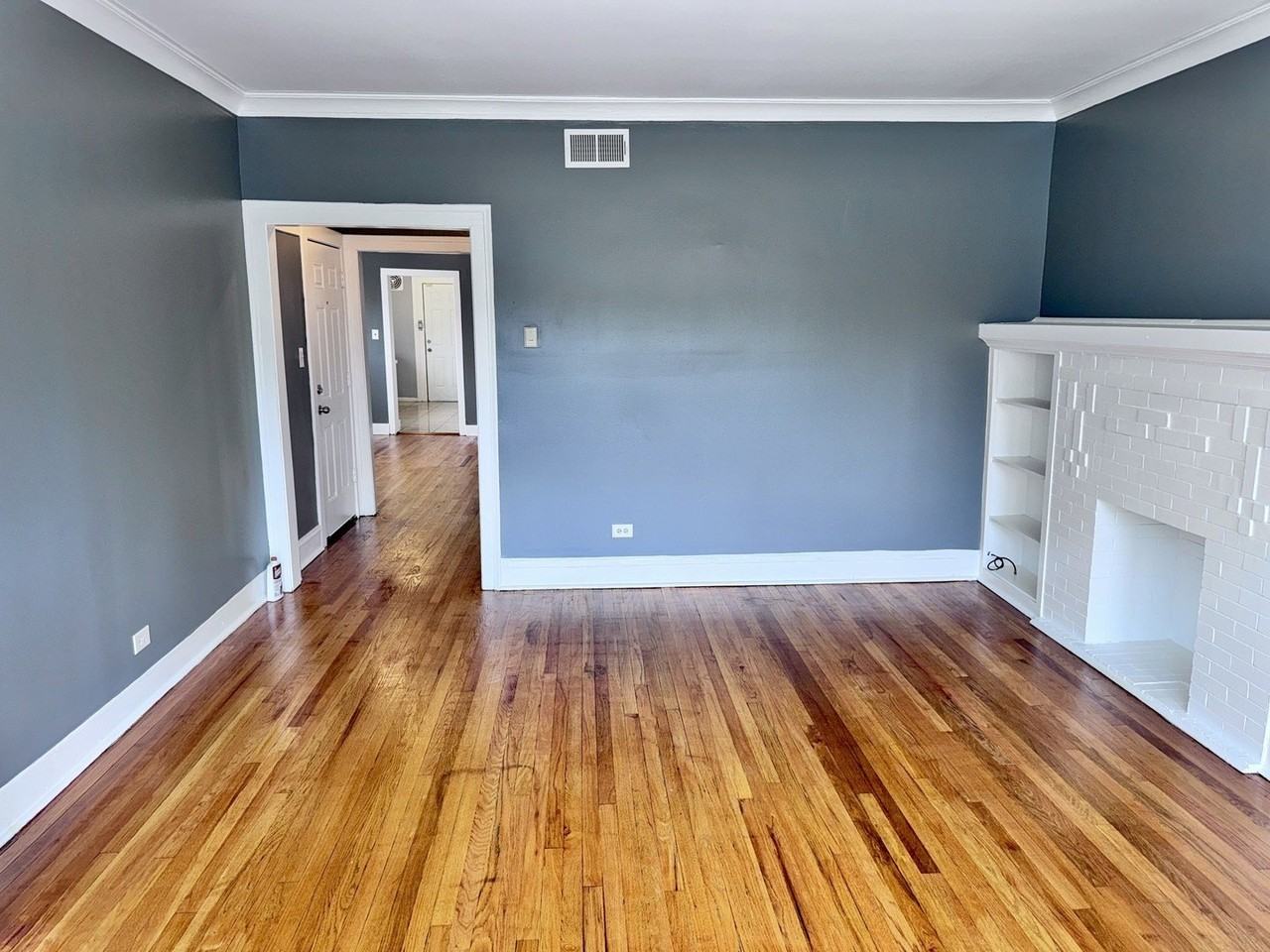 7915 S Langley Ave #2 - Photo 4 of 15