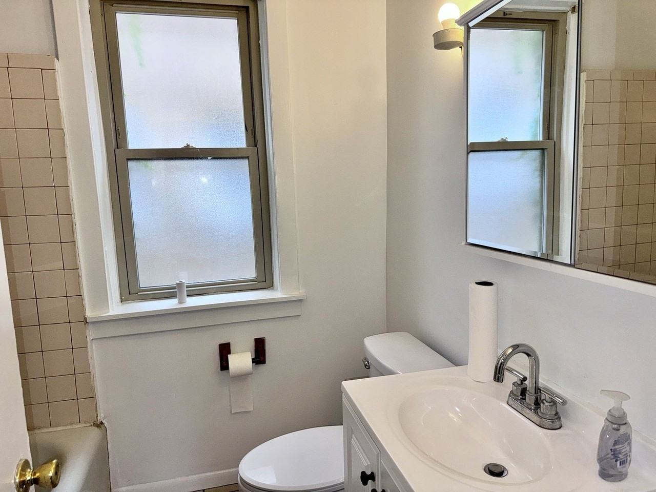 7915 S Langley Ave #2 - Photo 7 of 15