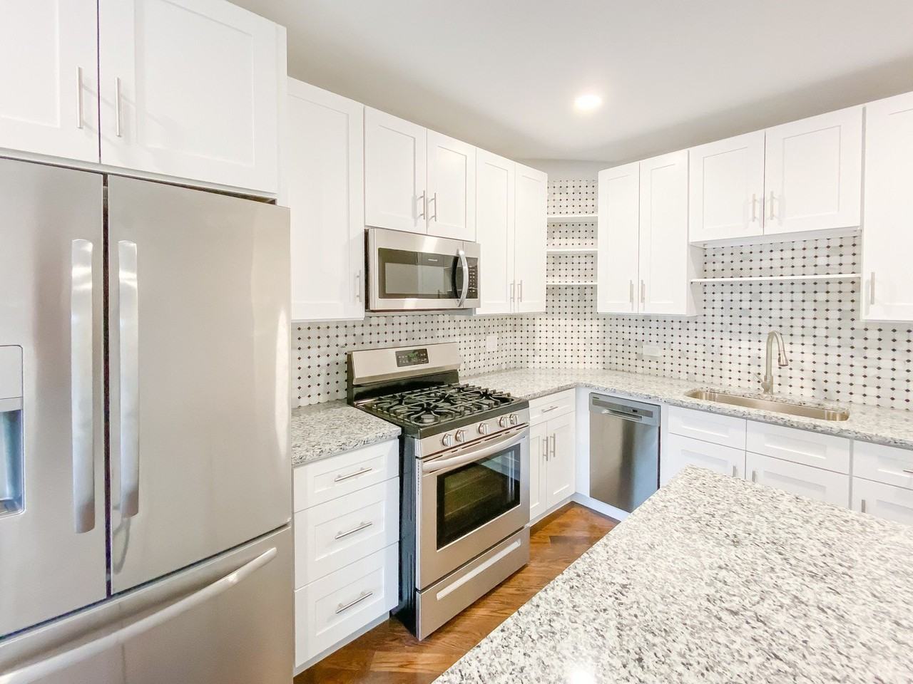 1529 W Victoria St #2 - Photo 7 of 21